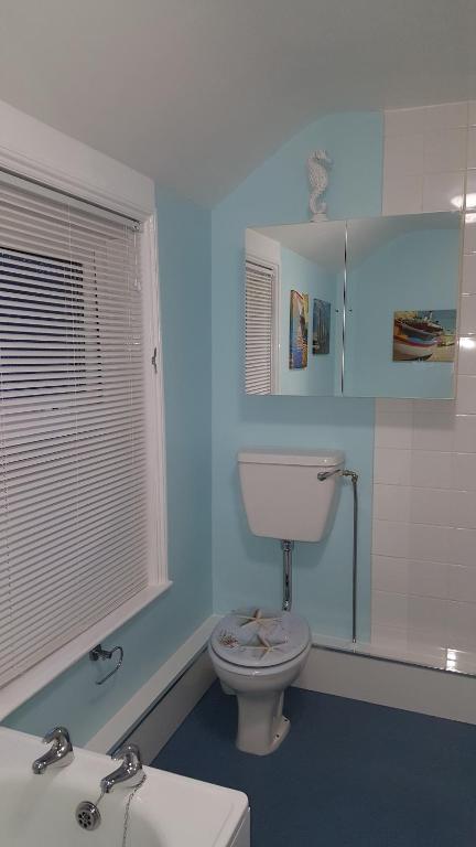 Chinwin Cottage room 2